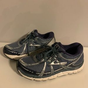 Brooks Men's Addiction Size 9 Wide 2E